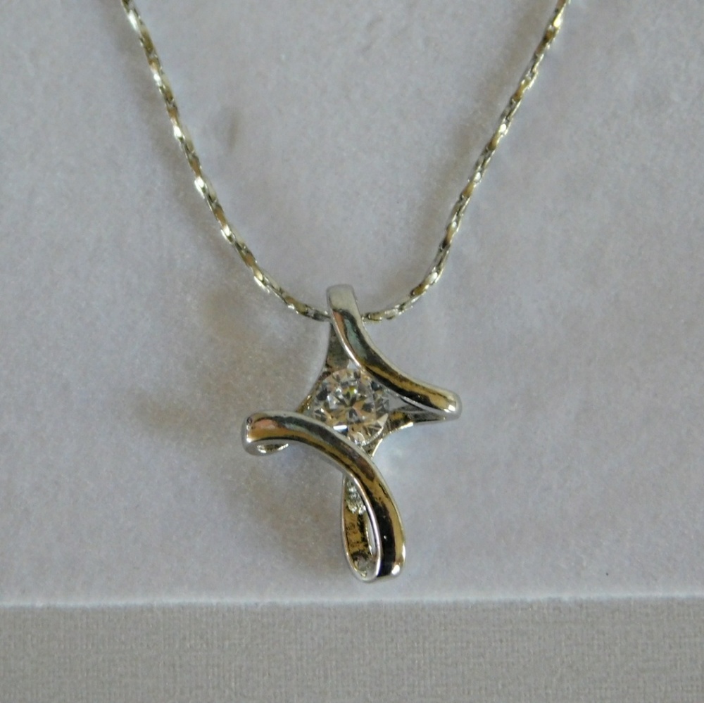 Beautiful Sliver Cross Necklace